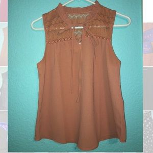 Pinky coral tank top with lace on top
